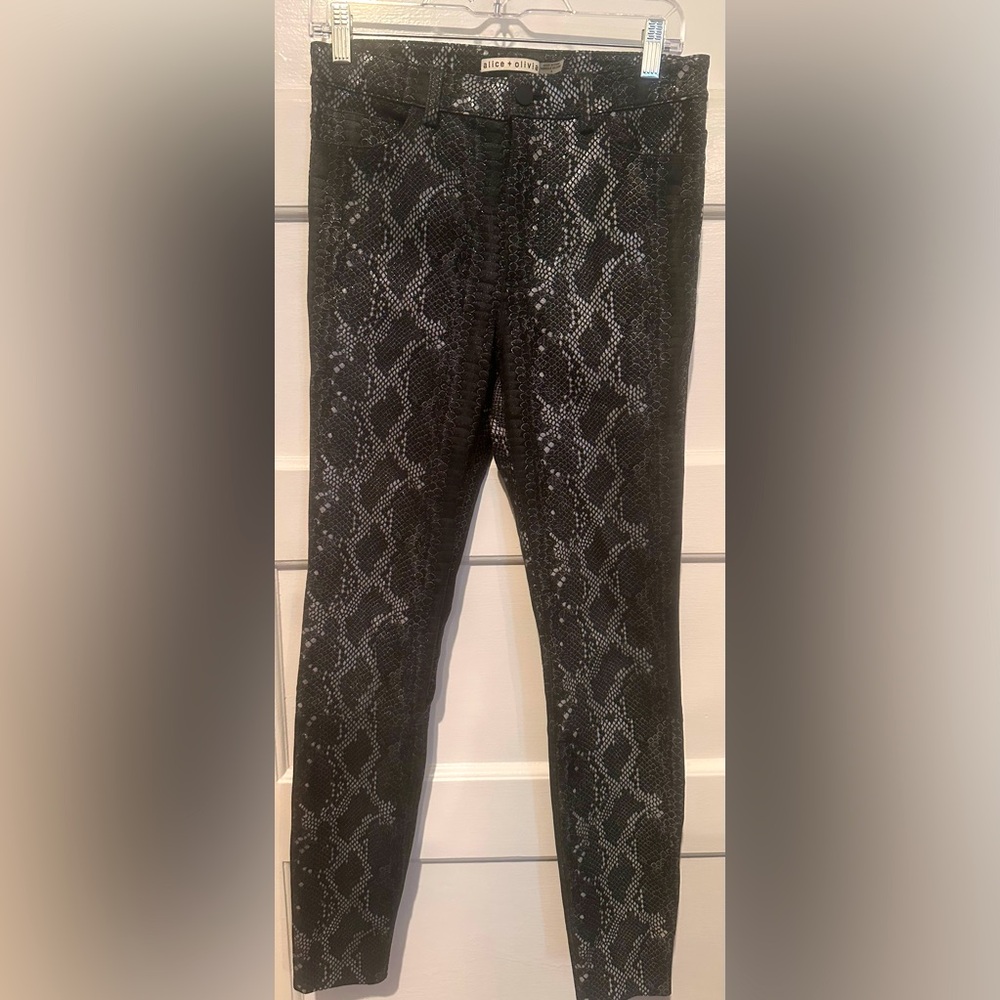 Alice and Olivia Mikah 100% lamb skin mid rise skinny pants